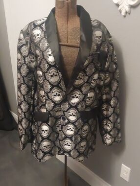 Black And Silver Skull-Print Satin Lapel Blazer